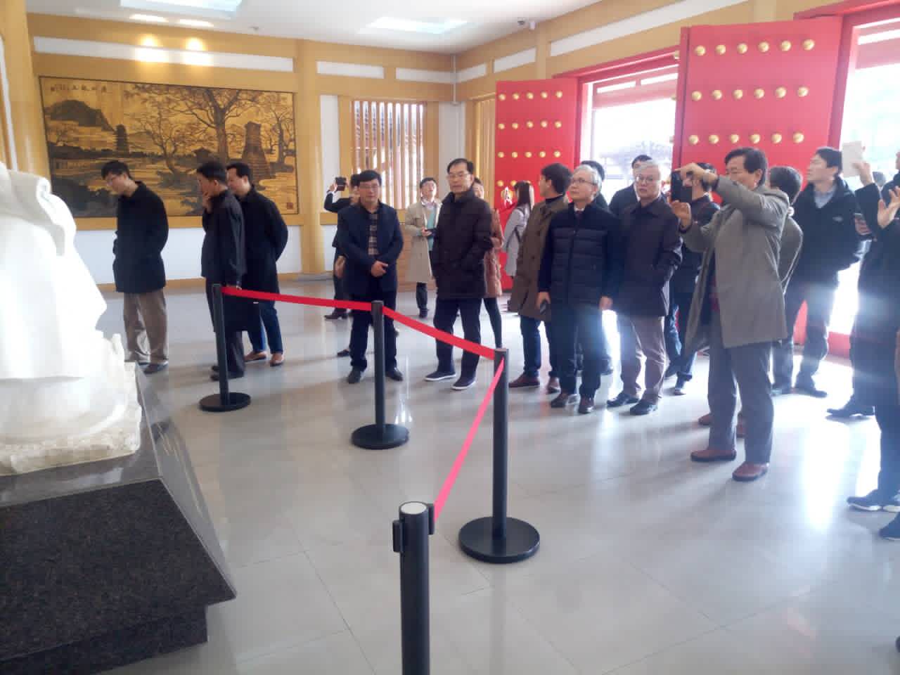 第四届中韩公共外交论坛韩国代表团至崔致远纪念馆参观交流2.JPG