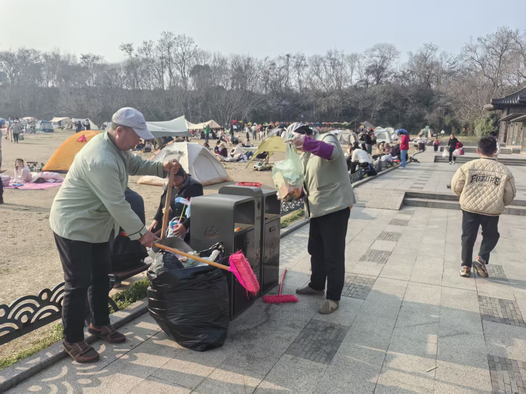 美化风筝广场环境 优化旺季服务保障 照片3.jpg