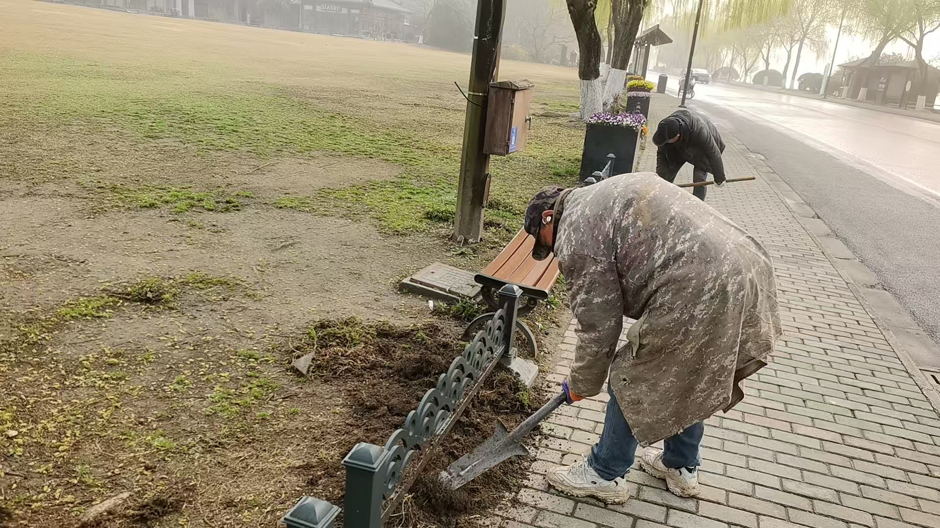 美化风筝广场环境 优化旺季服务保障 照片5.jpg