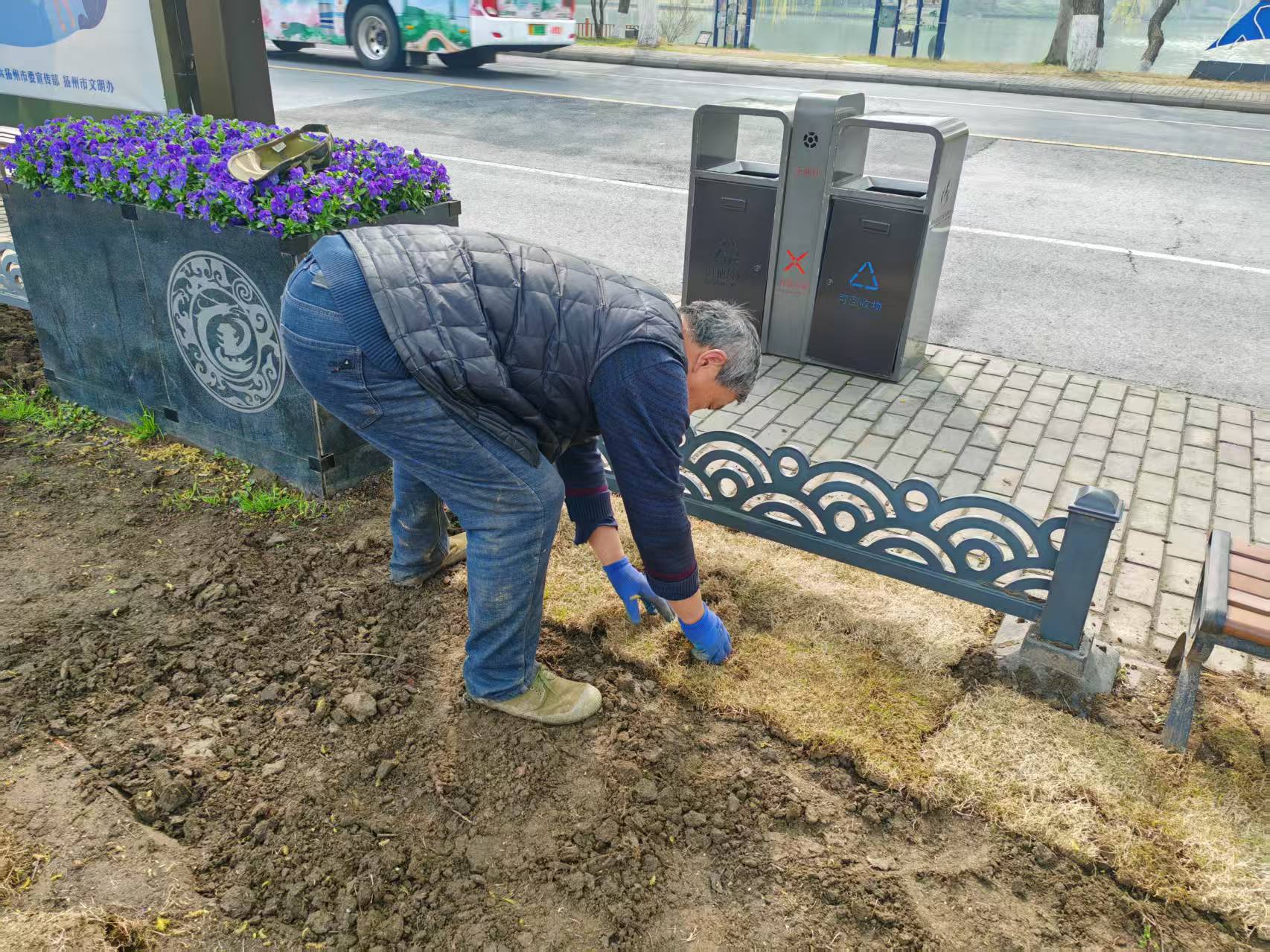 美化风筝广场环境 优化旺季服务保障 照片6.jpg